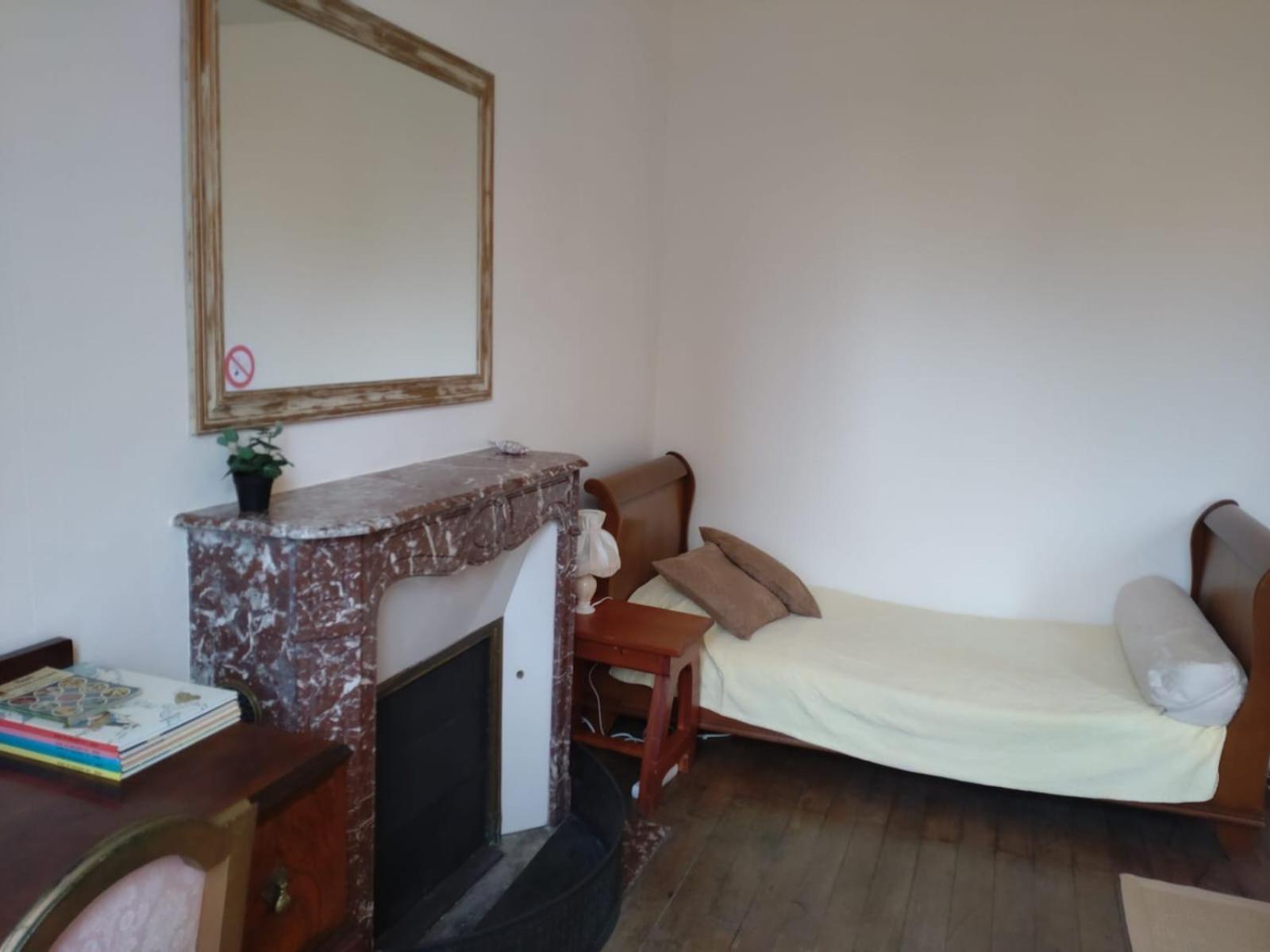 La Brasserie Chambre D'Hotes De Delphine Saulge Exterior photo