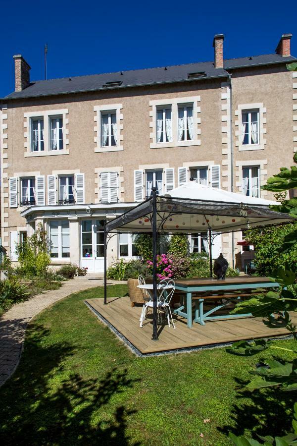La Brasserie Chambre D'Hotes De Delphine Saulge Exterior photo